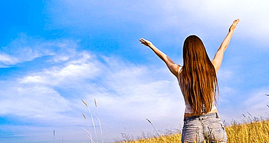 Achievement list and personal goals: 9 easy ways to believe in yourself and succeed