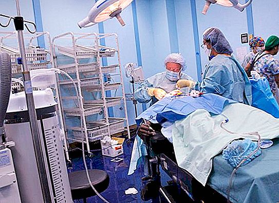 Profession kirurg: beskrivelse, fordele og ulemper. Erhvervet som en plastikkirurg