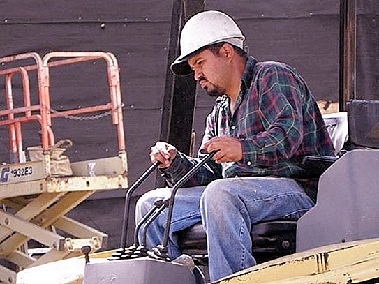 Voznik buldožerja: opis delovnega mesta, naloge in odgovornosti