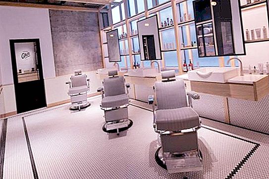 What should be the workplace of the hairdresser (photo)
