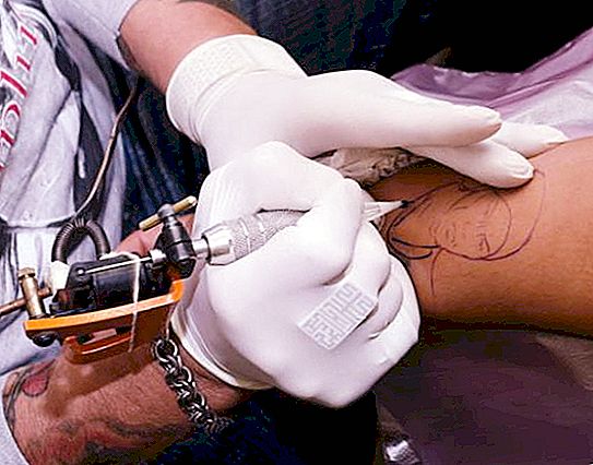Com convertir-se en un mestre de tatuatge? Una guia ràpida per a l’èxit